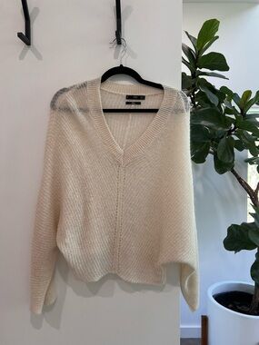 Mango Cream V-Neck Lightweight Knit Sweater
